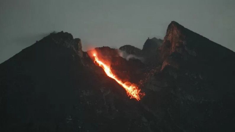 Gunung Merapi Hari Ini, Luncurkan Lava Pijar 15 Kali