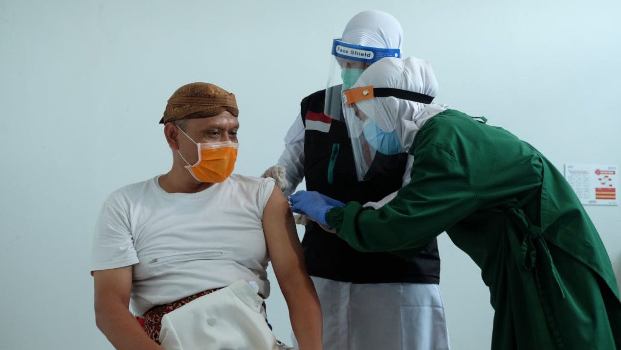 LaporCovid-19 Ungkap Ada Pejabat dan Aparat Dapat Vaksin Booster di Jakarta Hari Ini