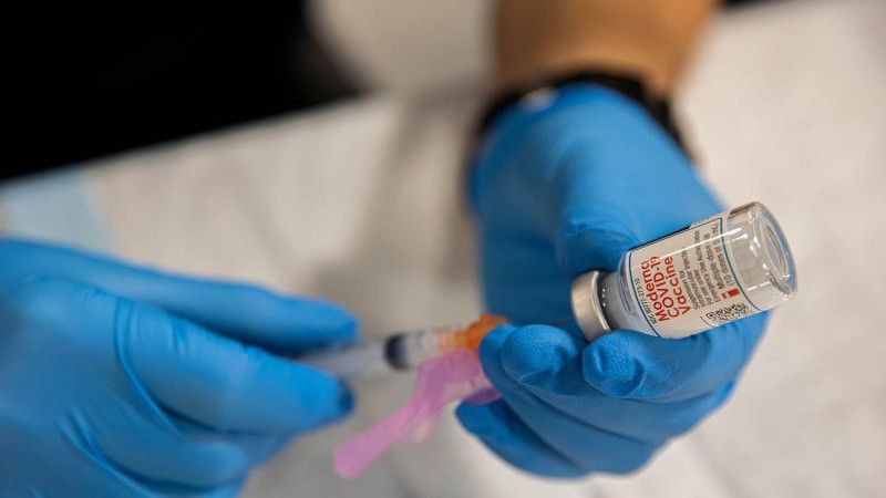 Ragukan Vaksin Moderna Bahkan Ingin Merusaknya, Apoteker Ini Dipenjara