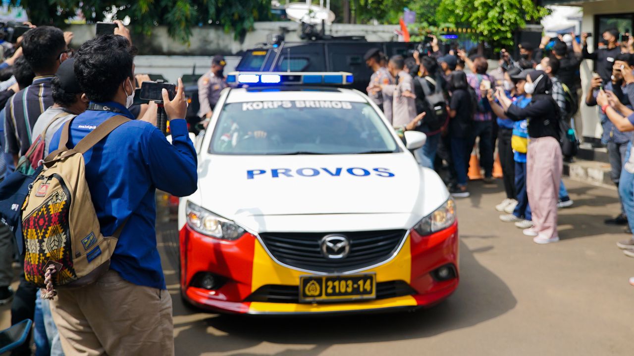 Viral Mobil Patroli Polisi di Dompu Tabrak Rumah dan Banyak Motor, Ngeri