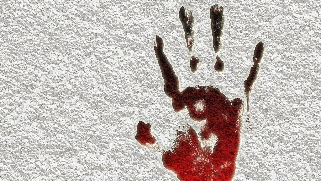 Kacau! Jukir Mini Market di Makassar Tegur Cara Parkir Pemotor, Berujung Ditebas Parang