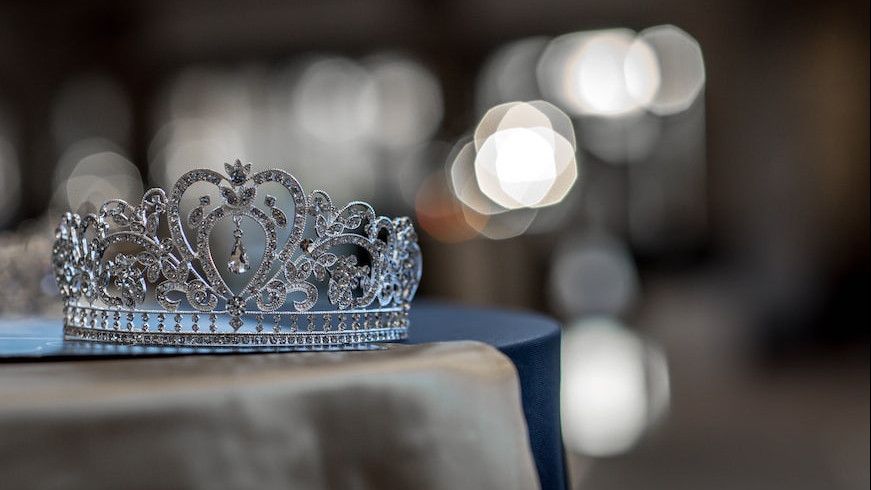 Apa Beda Gelar Queen dan Queen Consort pada Kerajaan?