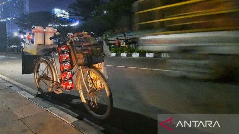 Pedagang Kopi Starling Ditendang Petugas, Diduga Terjadi di Jalan Sudirman Jakarta