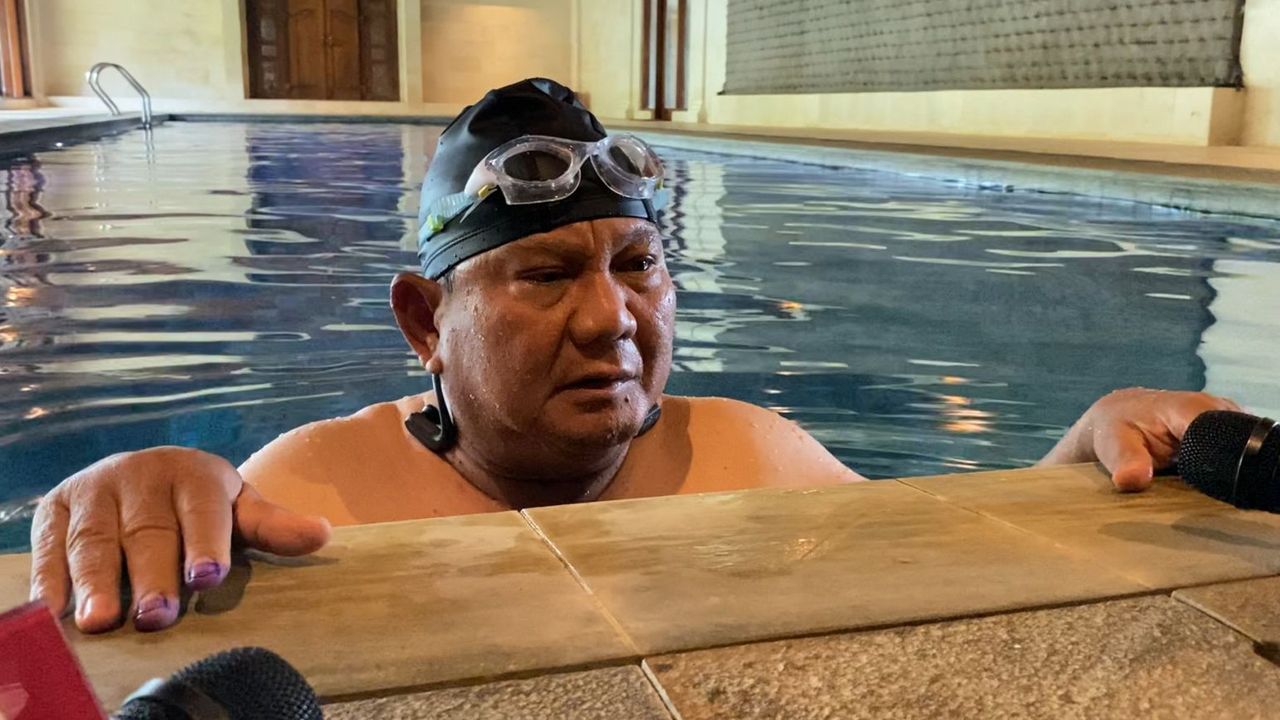 Prabowo Berenang Usai Nyoblos: Saya Punya Masalah dengan Kaki Kiri