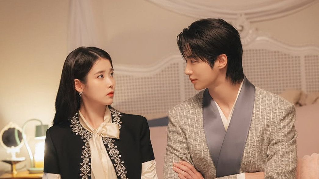 Akhirnya Muncul, Sutradara Perfect Crown Minta Maaf Usai IU dan Byeon Woo Seok Dihujat