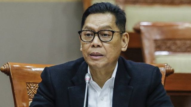 DPR: Adies Kadir Jadi Hakim MK karena Sudah Profesor Hukum