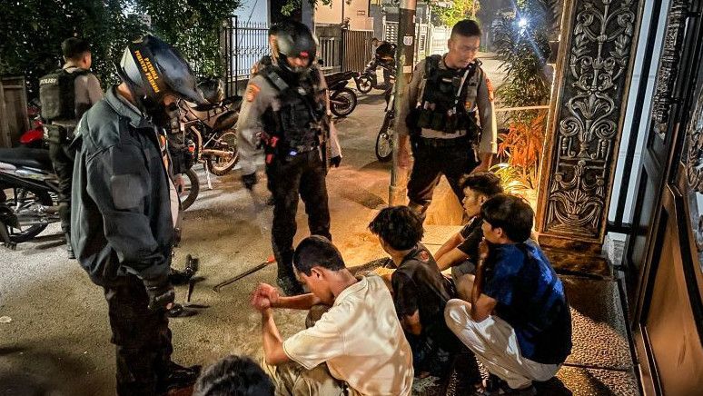 Dua Reamaja Bawa Senjata Tajam Saat Tawuran di Jakarta Selatan Jadi Tersangka, Polisi Amankan Barang Bukti