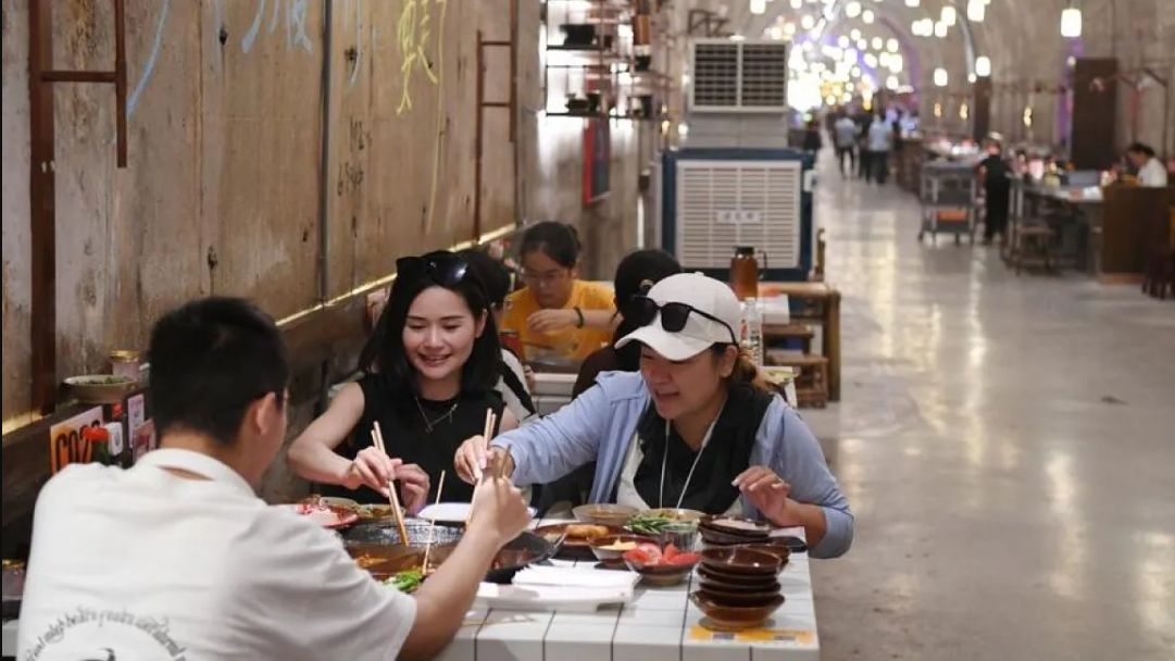 Bunker Bekas Serangan Udara di China Disulap Jadi Pasar, Resto hingga Toko Buku