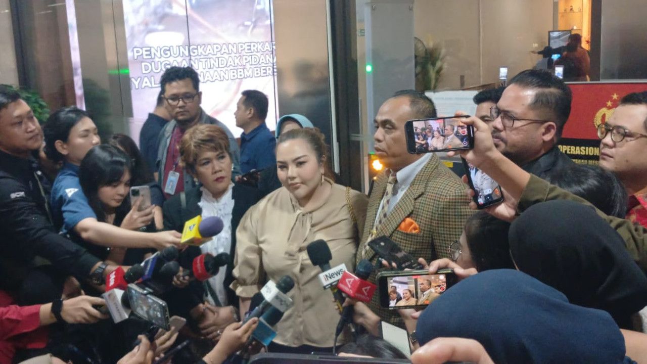 Tidak Bertemu Ridwan Kamil Saat Tes DNA, Lisa Mariana Pilih Cuek