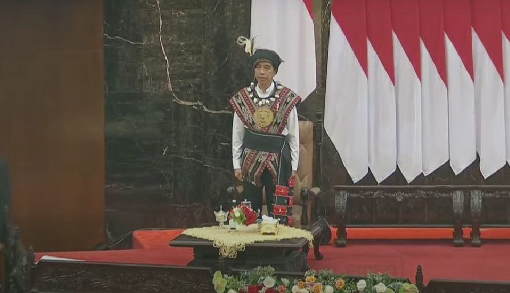 Dipakai Presiden Jokowi, Ini Makna Pakaian Adat Tanimbar Maluku
