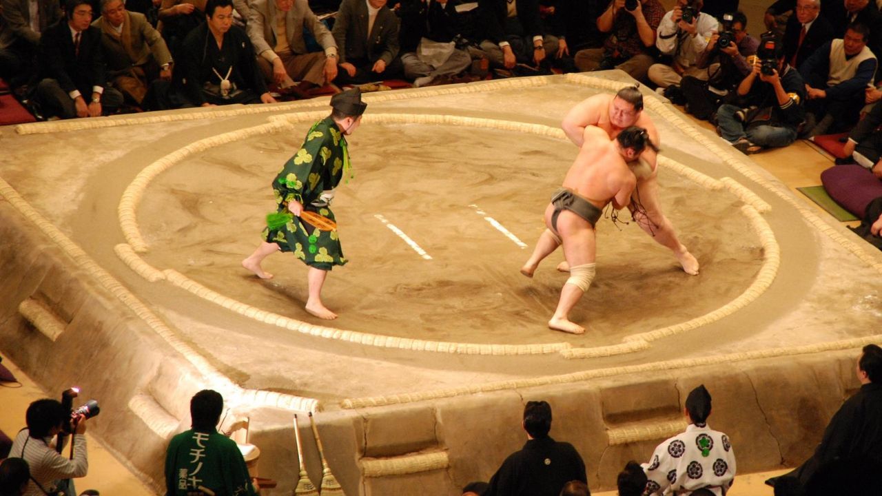 Pertandingan sumo di Jepang