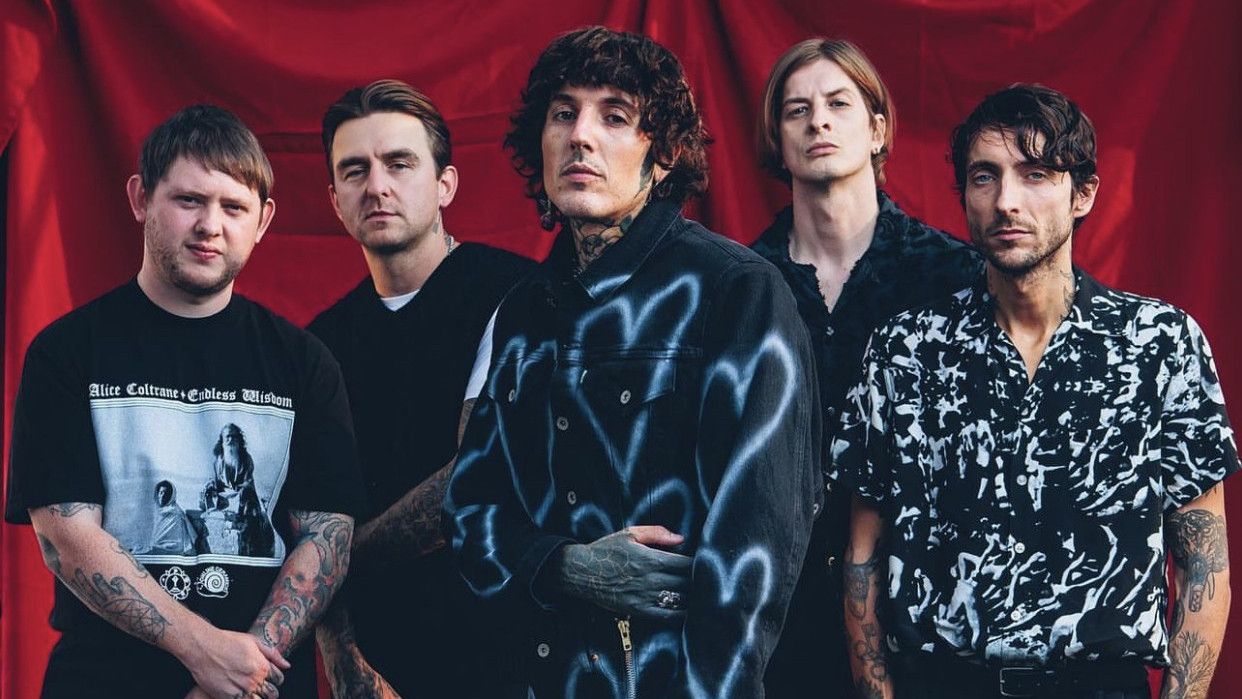 Oliver Sykes Bocorkan Rencana Bring Me The Horizon Konser di Indonesia, Kapan?