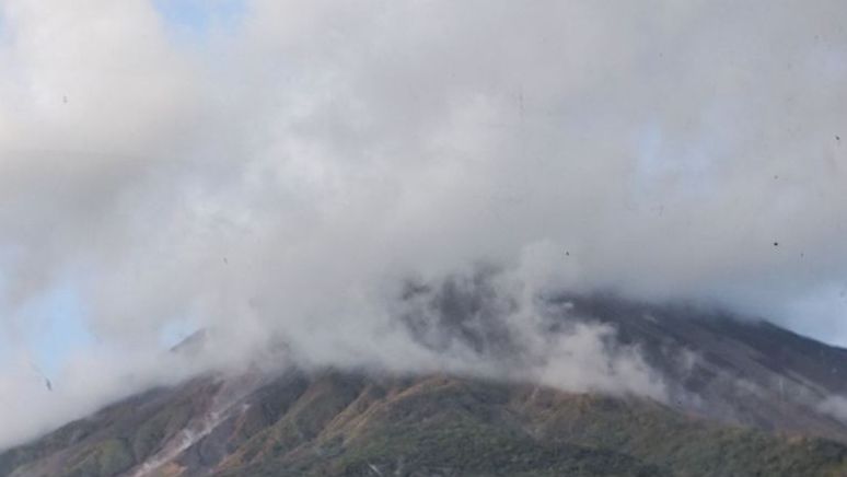 Selama Sepekan, 615 Kali Gempa Guguran Gunung Karangetang Sulawesi Utara