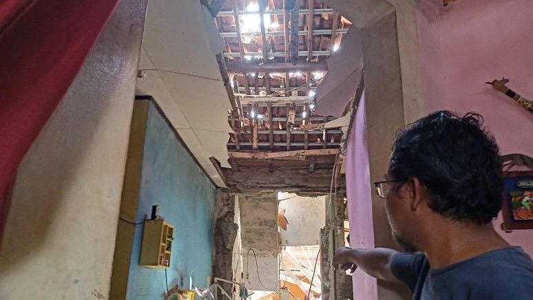 Delapan Rumah Rusak Akibat Ledakan Misterius di Pamulang Tangsel, 7 Orang Alami Luka-luka