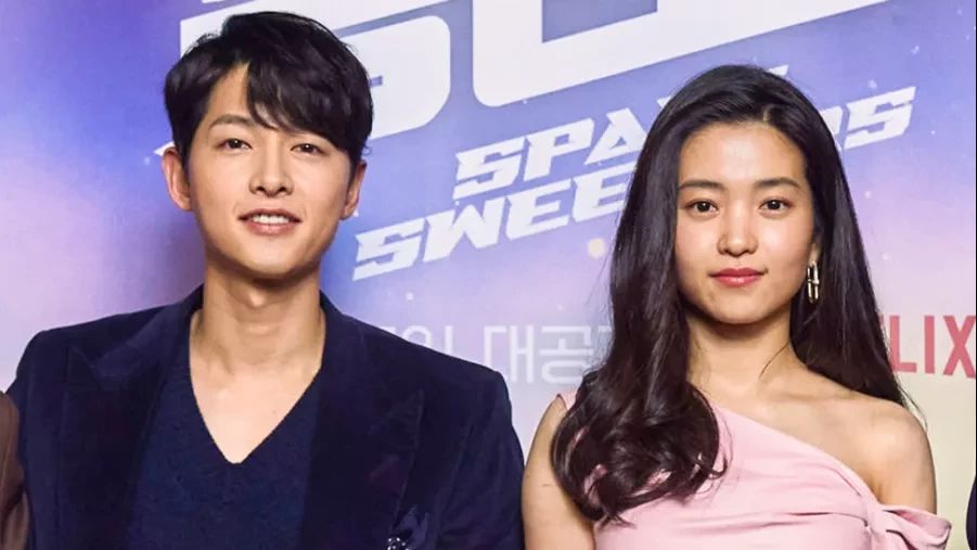 Agensi Tepis Rumor Song Joong Ki dan Kim Tae Ri Berkencan: Sama Sekali Tidak Benar