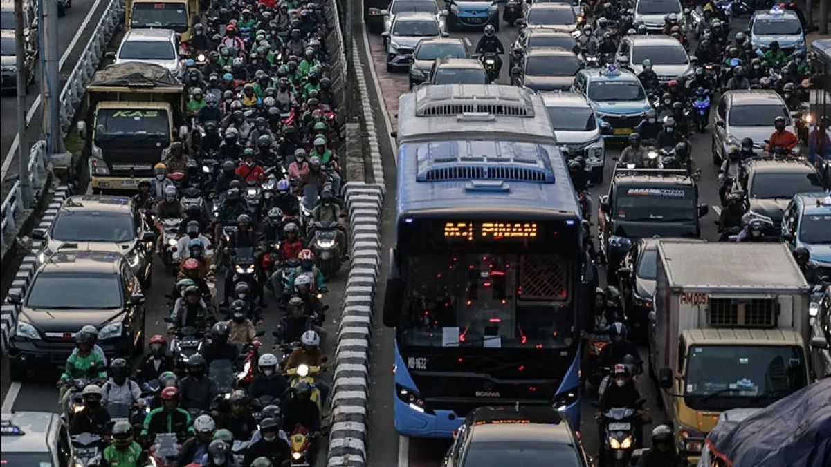 Heru Tegaskan Kendaraan dari Luar Jakarta Harus Lulus Uji Emisi
