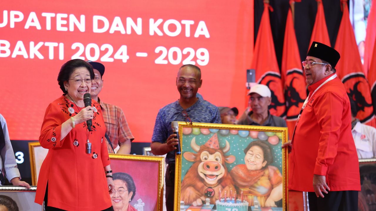 Mendadak Jadi Kurator Lukisan, Megawati: Saya Ketum, Kalau Turun Pangkat Pasti Ada yang Ambil