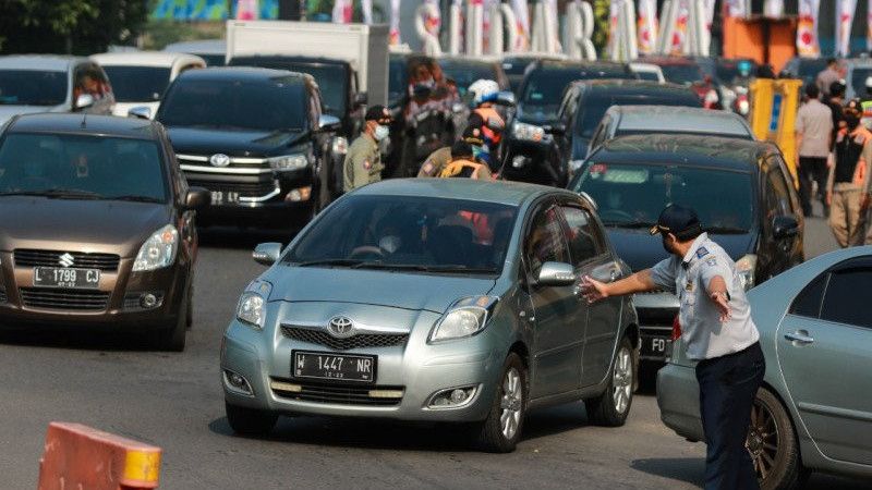 Delapan Kendaraan Dipaksa Putar Balik Usai Nekat Masuk Surabaya Saat Pelarangan Mudik