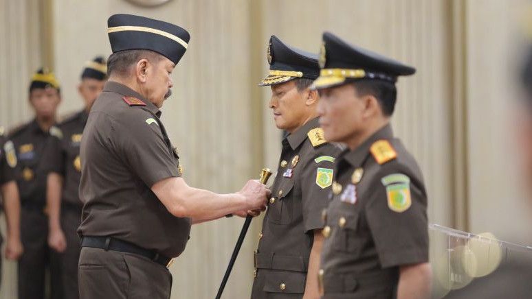 Jaksa Agung Burhanuddin Lantik Jamwas dan Kabadiklat