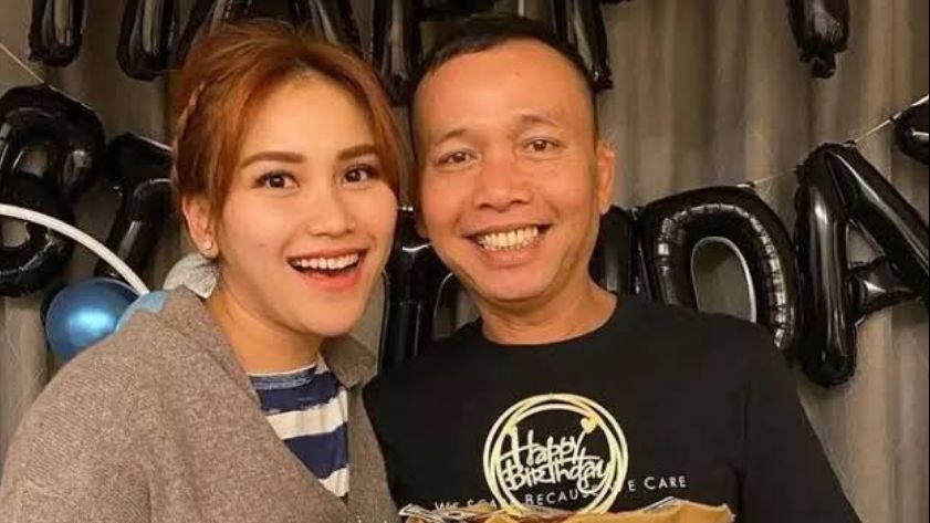 Lettu Fardhana Minta Ayu Ting Ting Kembalikan Seserahan, Ayah Rozak Meradang: Ayu Juga Mampu!