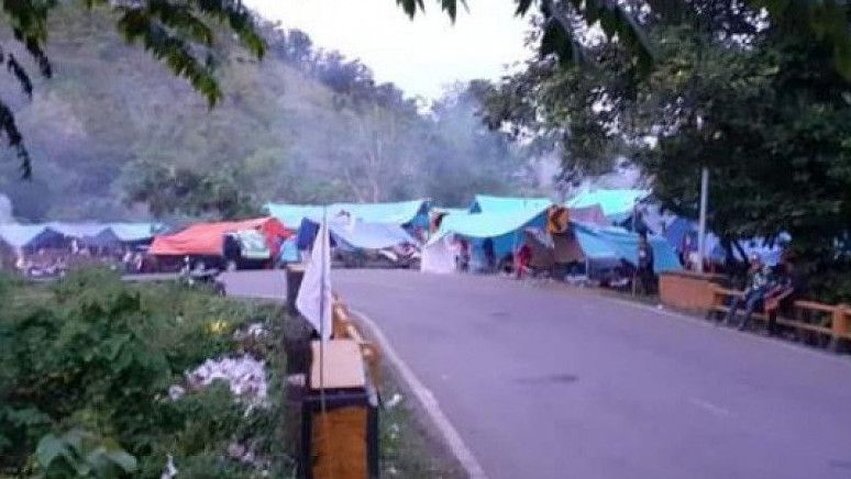 Panik Gempa Susulan, Warga Mamuju Kembali Mengungsi