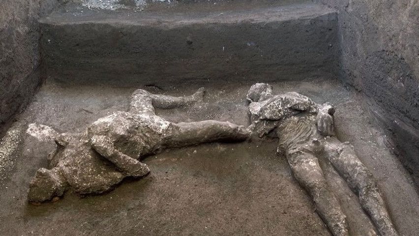 Tubuh Dua Orang dari Tahun 79 M Ditemukan di Balik Lapisan Abu Pompeii
