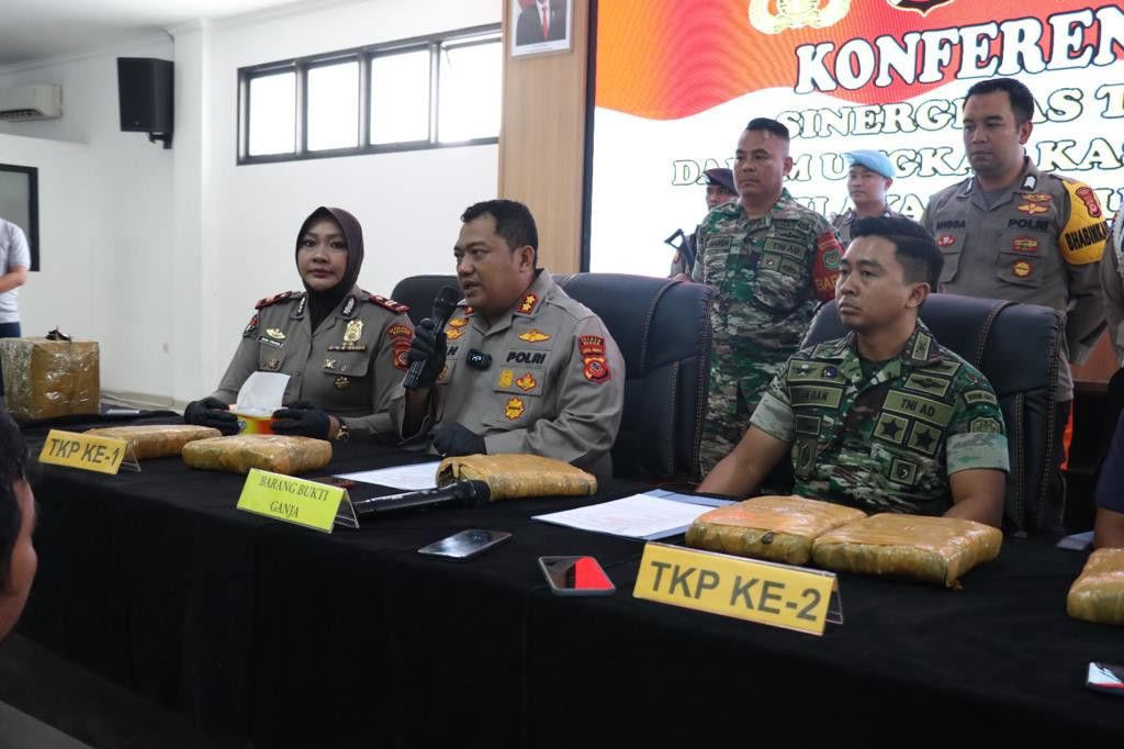 Polisi dan TNI di Bogor Amankan 6,5 Kilogram Ganja dari Sumatera Utara