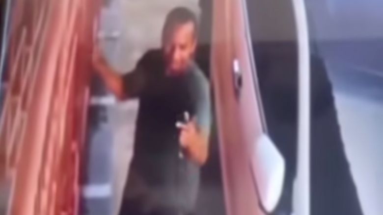 Preman di Medan Palak Warga yang Parkir di Rumah Sendiri, Ancam Rantai Mobil Korban