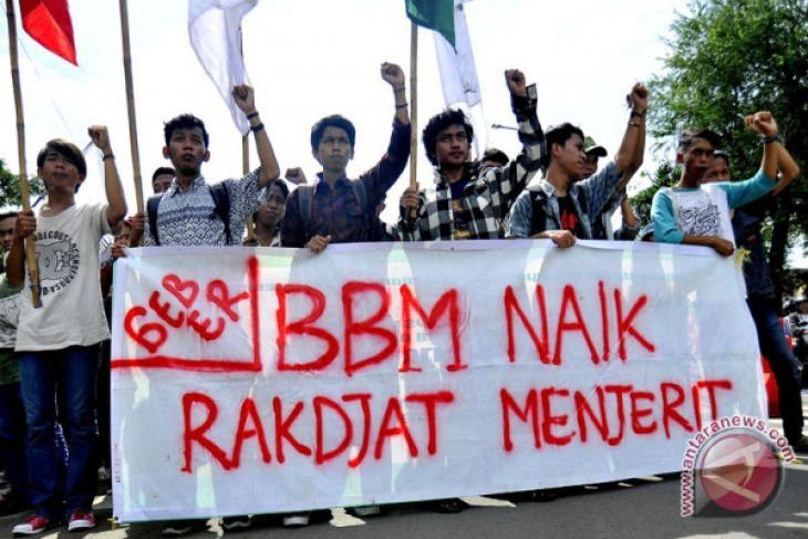 Jokowi Resmi Naikan Harga BBM, Puluhan Ribu Buruh Demo Besar-Besaran 6 September di Depan DPR