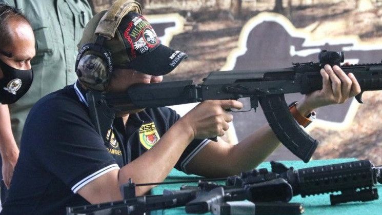 Ketua MPR Usul Warga Boleh Kantongi Pistol 9 mm, Buat Apa?