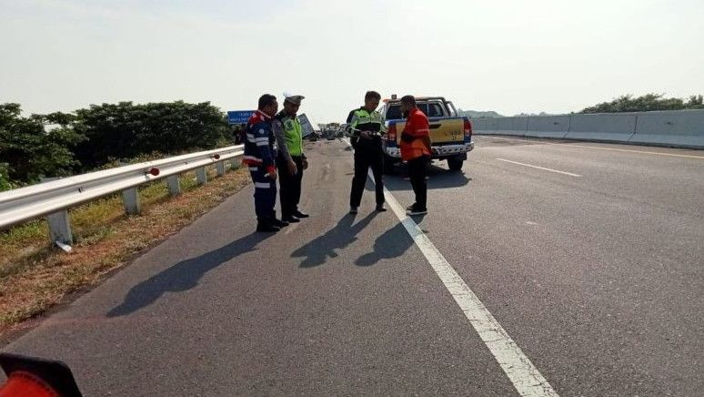 Mobil Rombongan Kru TV One Kecelakaan di Tol Batang-Pemalang, Tiga Korban Meninggal