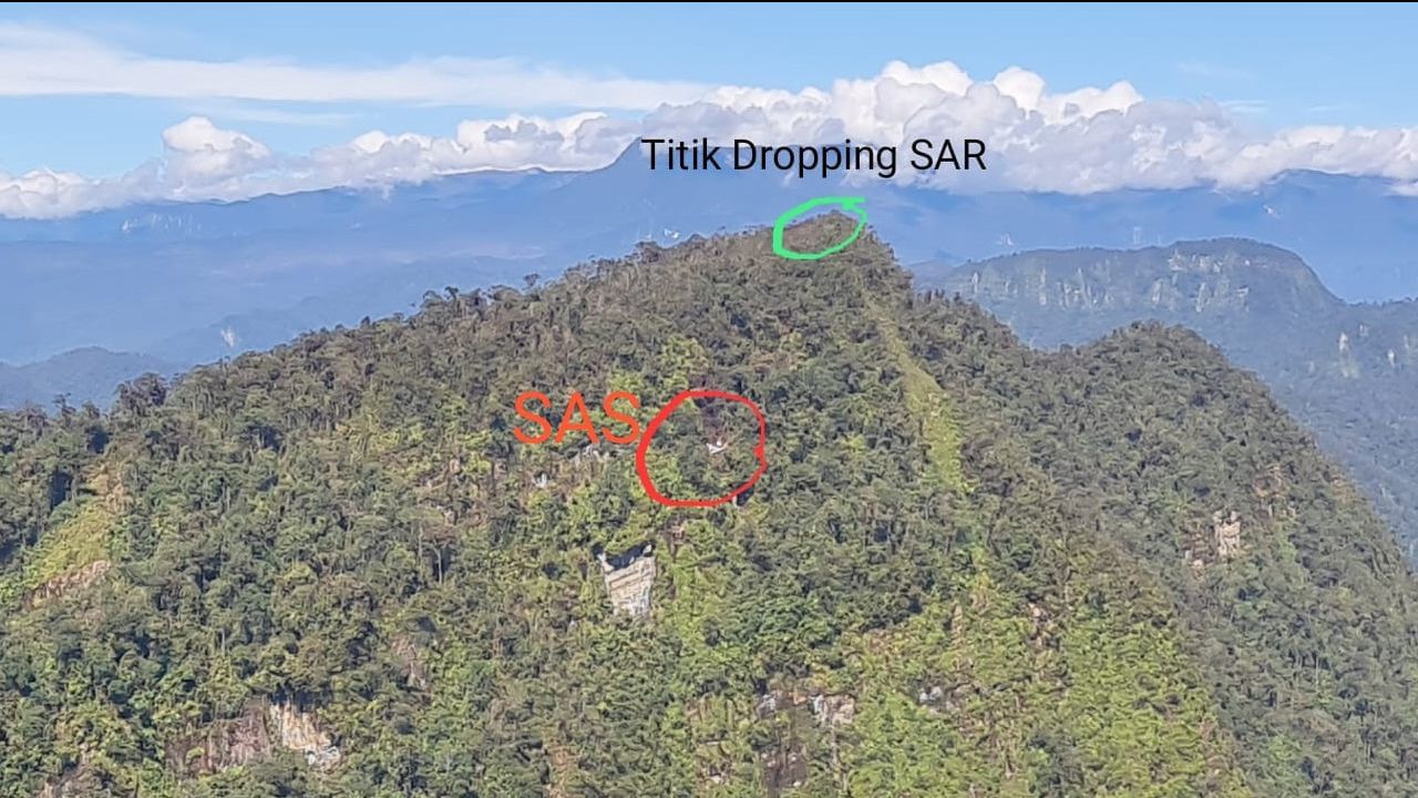 Evakuasi Pesawat SAM Air yang Jatuh di Bukit Papua Dilanjutkan Senin Besok