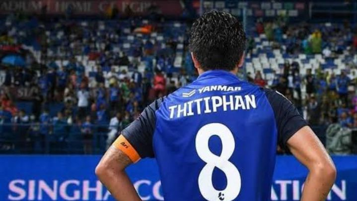 Profil Thitiphan Puangchan, Pemain Andalan Thailand di Piala AFF 2020 yang Namanya Bikin Netizen Salfok
