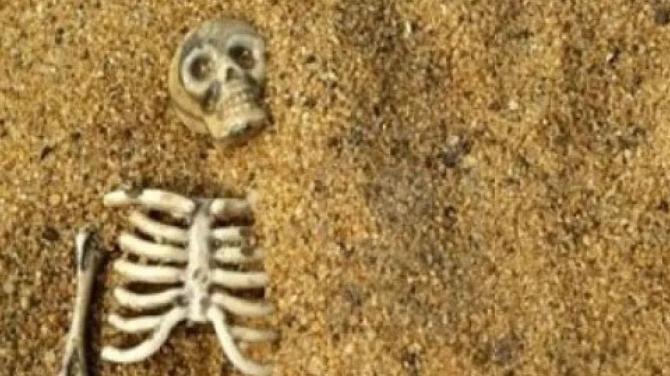 Kerangka Bayi Ditemukan dalam Bungkusan Kain Kafan di Makassar