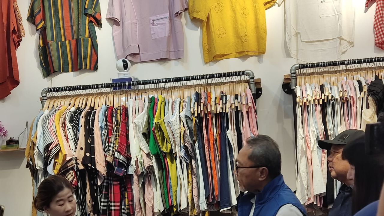 Cek Grosir di ITC Mangga Dua Jelang Lebaran, Mendag: Baju Muslim Rp100 Ribuan