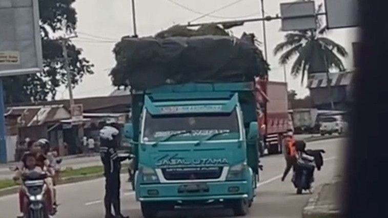 Relawan yang Mengirim Bantuan ke Aceh Dipalak Petugas Dishub Palembang, Kasihan