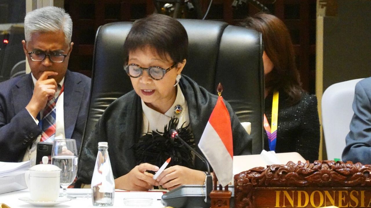 Jelang Pergantian Presiden, Menlu Retno Tegaskan Komitmen Indonesia untuk ASEAN Tidak Berubah