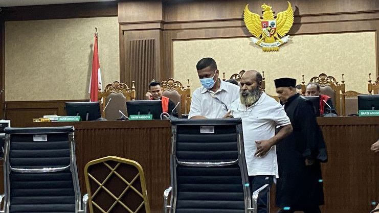 Lukas Enembe Minta Dibebaskan dari Dakwaan dan Rekening Keluarganya Dibuka