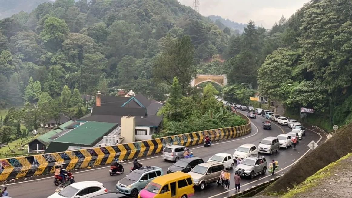 Antisipasi Macet Total, Jalur Puncak dari Cianjur Ditutup Saat Malam Tahun Baru 2025