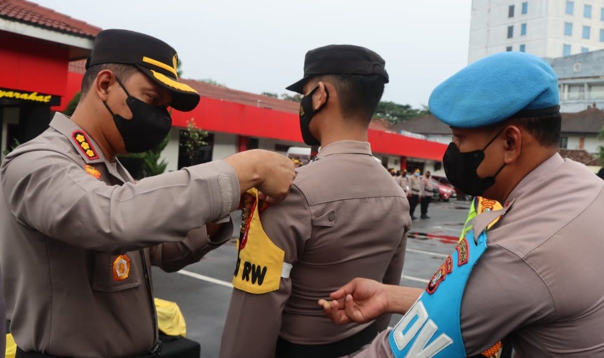 1.320 Anggota Dilantik Jadi Polisi RW di Tangerang
