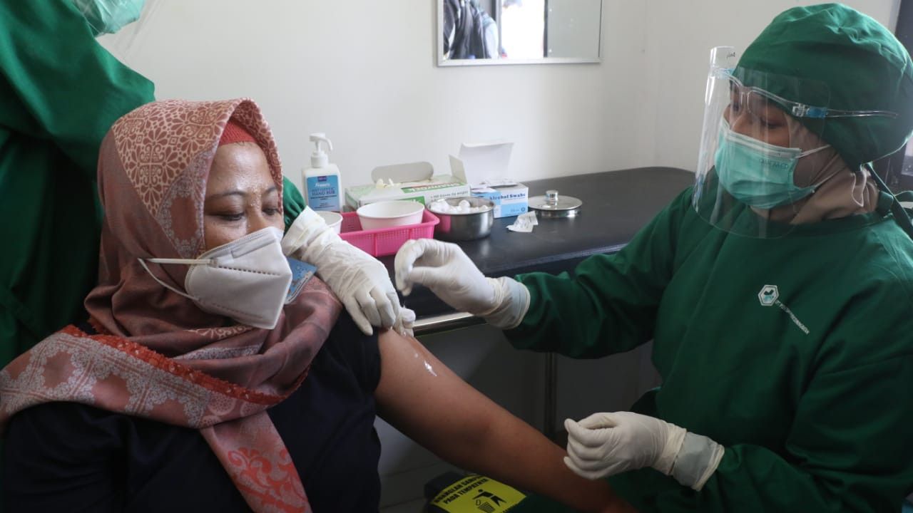 Target 1 Juta Vaksinasi Tercapai Lebih Cepat, Jokowi: Agustus 2 Juta Dosis per Hari