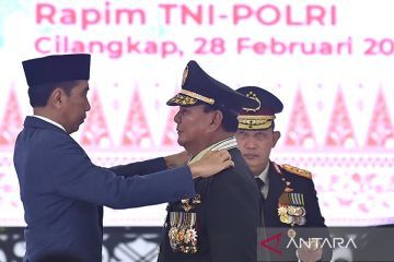 Dapat Pangkat Jenderal Kehormatan dari Jokowi, Prabowo: Kayaknya Berat Ya