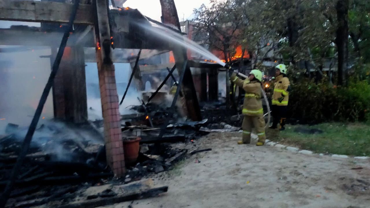 Putri Duyung Cottage Ancol Kebakaran, 12 Unit Mobil Damkar Dikerahkan