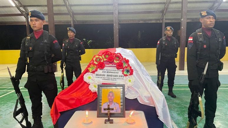 Jenazah Bharada Bonifasius Jawa yang Tewas Ditembak KKB di Intan Jaya Dikebumikan di Kampung Halamannya NTT