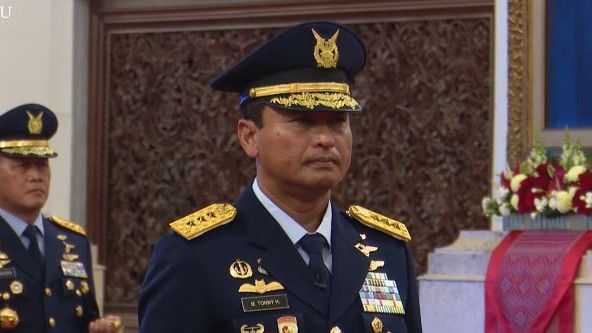 Jokowi Resmi Lantik Tonny Harjono sebagai KSAU