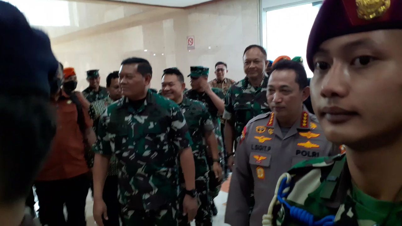 Antar KSAL Yudo Jalani Fit and Proper Test, Kapolri: Bukti TNI-Polri Solid!