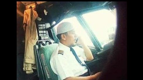 Status WhatsApp Terakhir Kapten Afwan Pilot Pesawat Sriwijaya Air SJ182