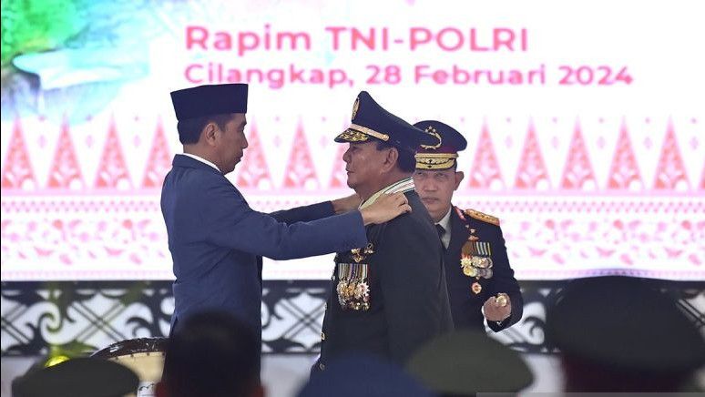 Presiden Jokowi Sebut Kenaikan Pangkat Kehormatan Prabowo Subianto Sesuatu yang Biasa