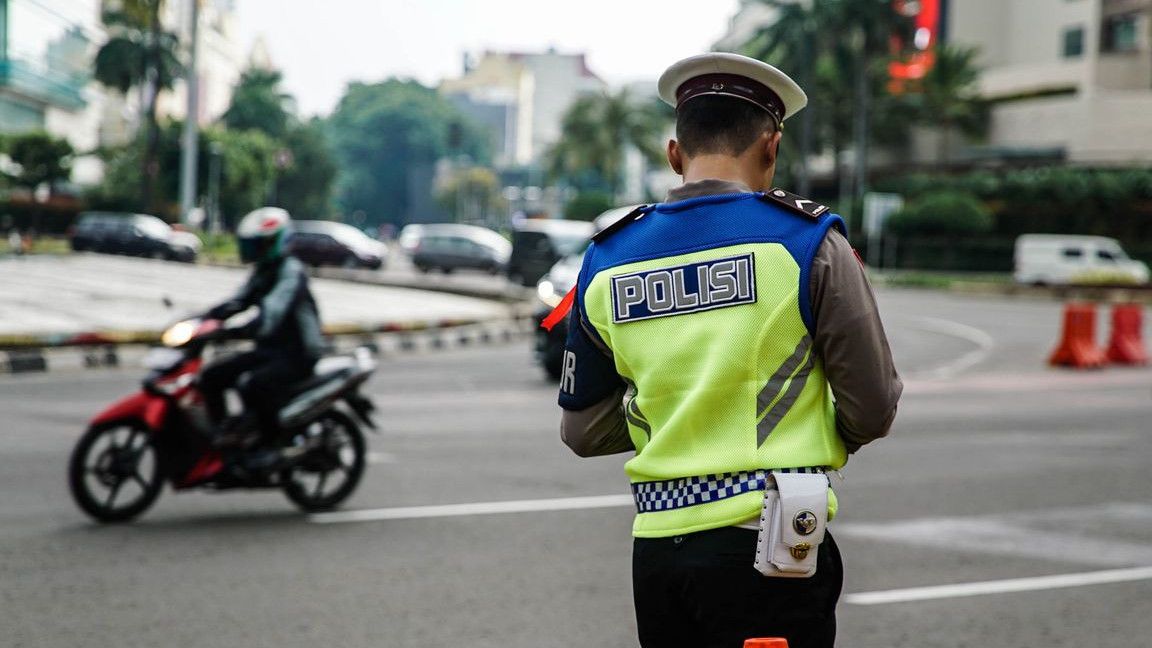 Polisi di Lampung Difitnah, Katanya Tilang Motor yang Baru Keluar dari Diler, padahal...