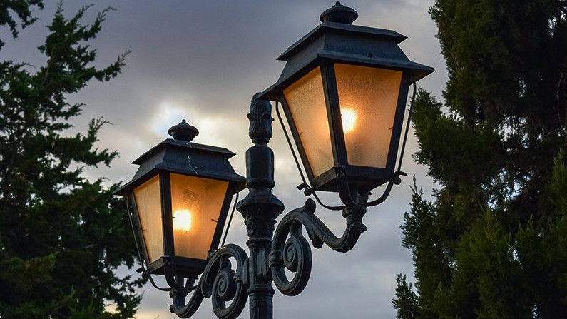 Tipe-Tipe Lampu Taman untuk Mempercantik Halaman Rumah